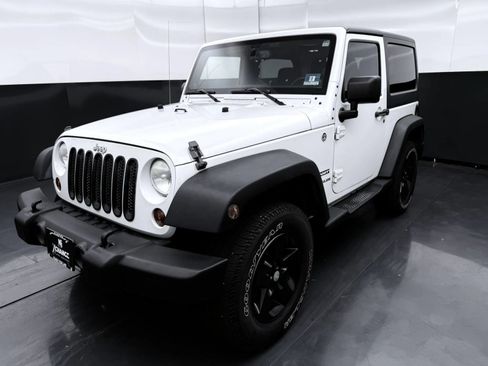 Used 2013 Jeep Wrangler Sport AWD/4WD image 3