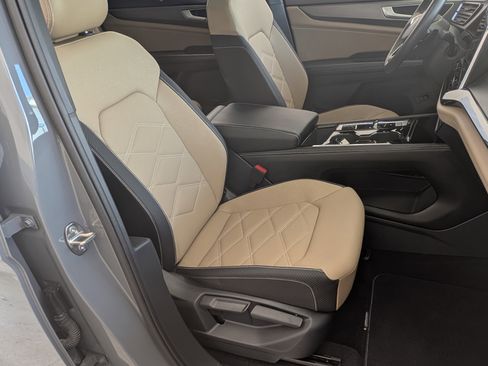 Used 2024 Volkswagen Atlas Cross Sport SE w/ Panoramic Sunroof Package image 19