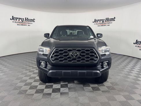 Used 2020 Toyota Tacoma TRD Off-Road AWD/4WD image 5