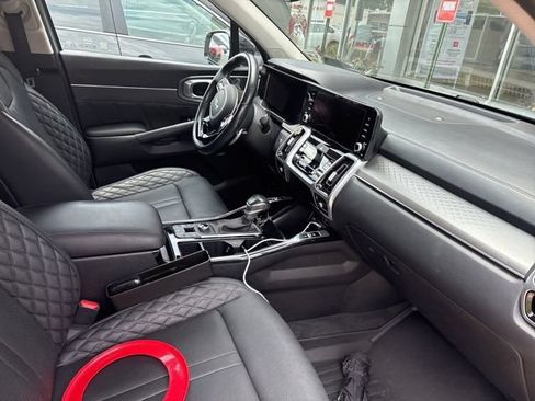 Used 2023 Kia Sorento SX AWD/4WD image 5