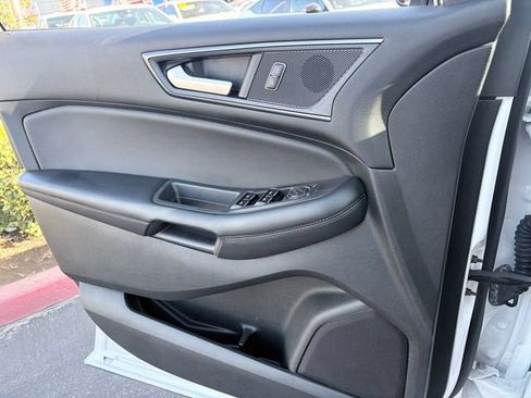 Used 2023 Ford Edge SE w/ Black Appearance Package AWD/4WD image 11