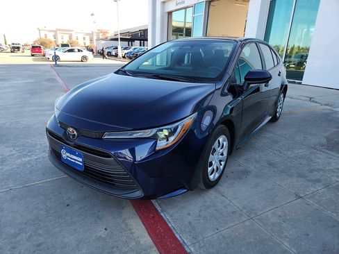 Used 2024 Toyota Corolla LE image 3