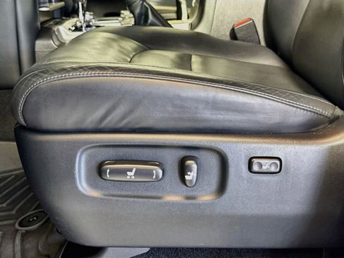Used 2019 Toyota Land Cruiser w/ Carpet Mat Package AWD/4WD image 12