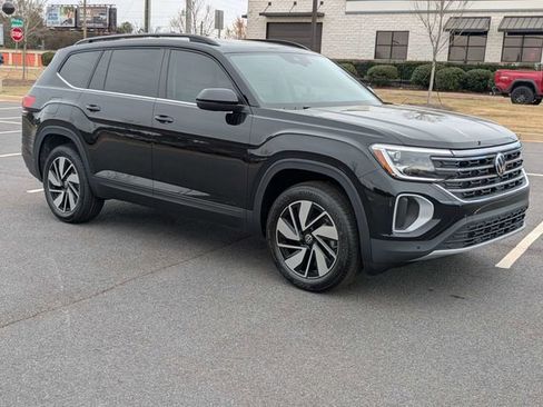 New 2026 Volkswagen Atlas SE FWD image 2