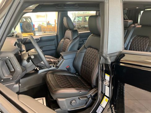 New 2025 Ford Bronco 4-Door AWD/4WD image 8