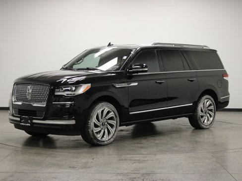 Used 2023 Lincoln Navigator L Reserve image 4