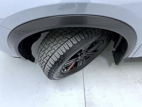 Certified 2025 Nissan Rogue SV AWD/4WD image 23