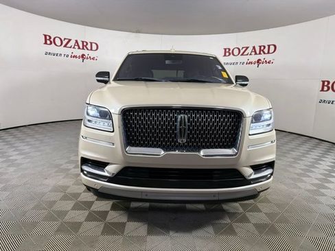 Used 2018 Lincoln Navigator Reserve w/ Technology Package AWD/4WD image 2