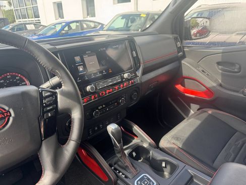 Used 2026 Nissan Frontier PRO-4X AWD/4WD image 17