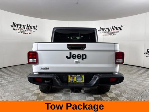 Used 2022 Jeep Gladiator Sport AWD/4WD image 7