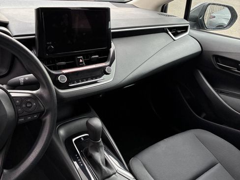 Used 2025 Toyota Corolla LE image 7