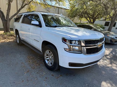 Used 2016 Chevrolet Suburban LT image 2
