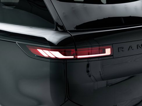 Used 2025 Land Rover Range Rover Sport SV Edition Two image 28