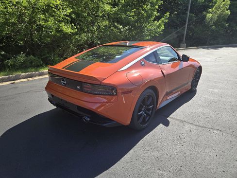 Used 2024 Nissan Z Performance w/ Heritage Edition RWD image 3