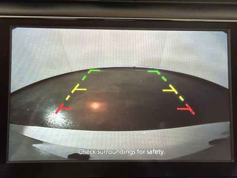 Used 2025 Nissan Versa SR image 21