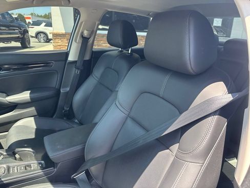 Used 2024 Honda Civic Touring image 3