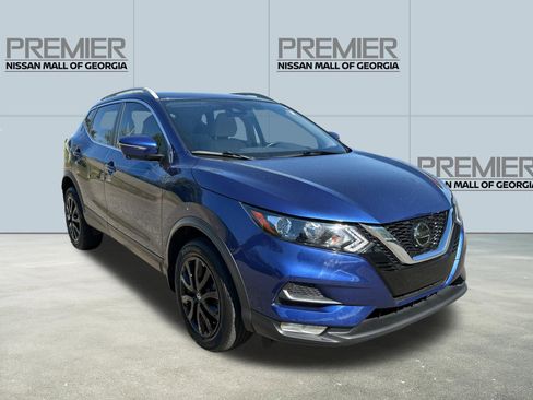 Used 2022 Nissan Rogue Sport SV w/ Technology Package FWD image 3