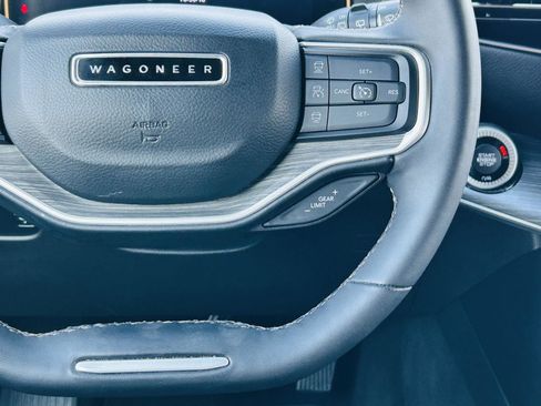 Used 2023 Jeep Wagoneer Series II AWD/4WD image 18