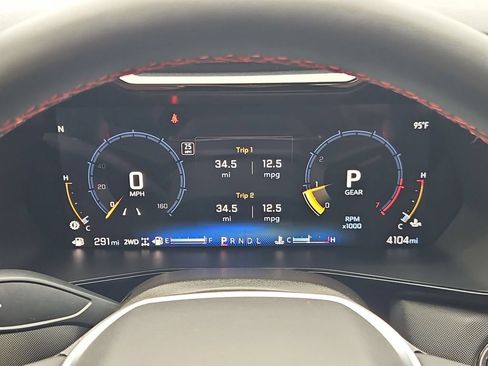 Used 2026 Chevrolet Colorado Z71 w/ Technology Package AWD/4WD image 15
