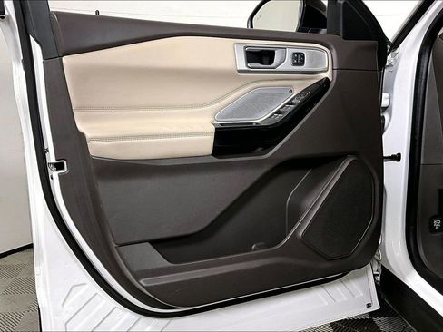 Used 2021 Ford Explorer Platinum w/ Equipment Group 601A image 23