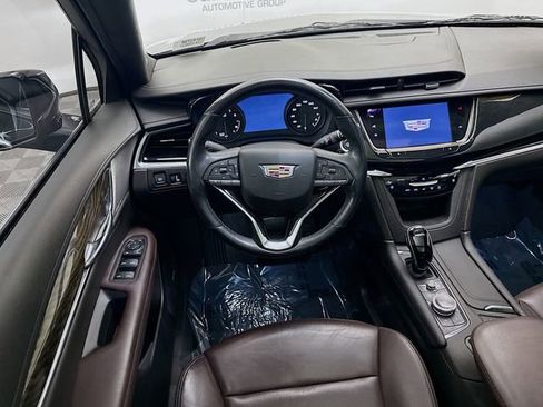 Used 2022 Cadillac XT6 Premium Luxury w/ Technology Package image 25