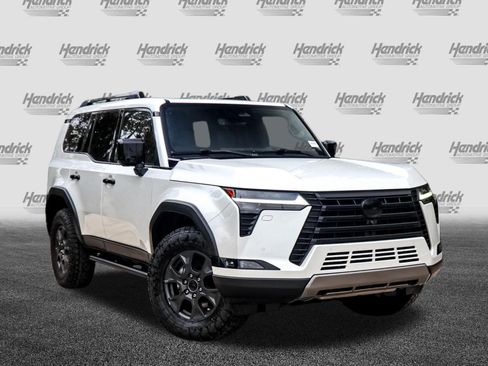 Used 2024 Lexus GX 550 AWD/4WD image 2