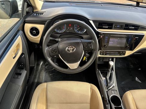 Used 2017 Toyota Corolla LE image 2