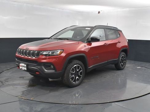 New 2026 Jeep Compass Trailhawk w/ Sun, Sound & Navigation Group image 3