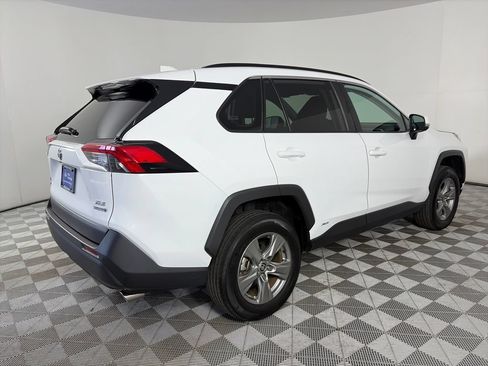 Used 2024 Toyota RAV4 XLE AWD/4WD image 7