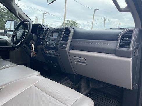 Used 2017 Ford F350 XL w/ Power Equipment Group AWD/4WD image 16