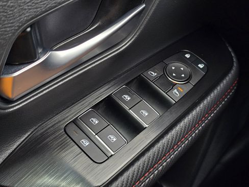 Certified 2025 Nissan Kicks SR FWD image 23
