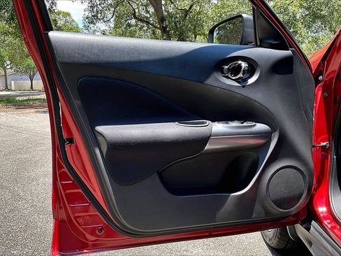 Used 2016 Nissan Juke S FWD image 17