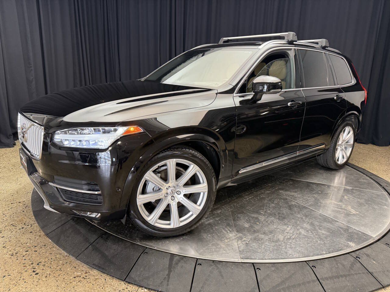 Used 2016 Volvo XC90 T6 AWD/4WD image 2