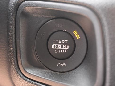 Used 2025 Jeep Gladiator Overland AWD/4WD image 28