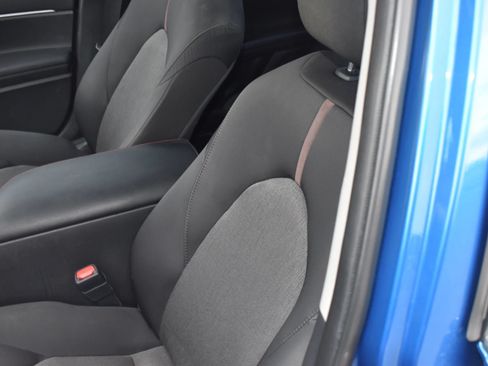 Used 2019 Toyota Camry LE w/ Carpet Mat Package FWD image 16