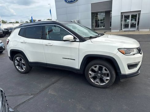 Used 2018 Jeep Compass Limited w/ Navigation Group AWD/4WD image 3