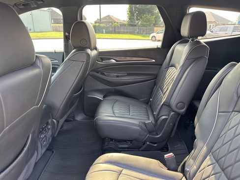 Used 2022 Buick Enclave Avenir w/ Avenir Technology Package image 33