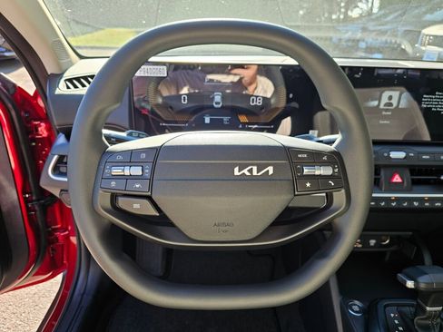 New 2026 Kia K4 FWD image 10