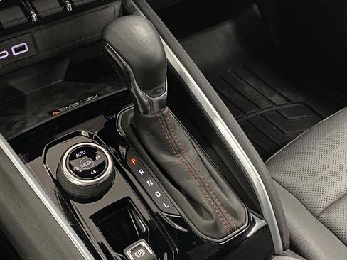 Used 2024 Chevrolet Colorado Z71 w/ Z71 Convenience Package 2 image 20