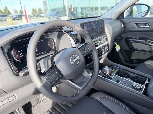 New 2026 Nissan Pathfinder Platinum AWD/4WD image 15