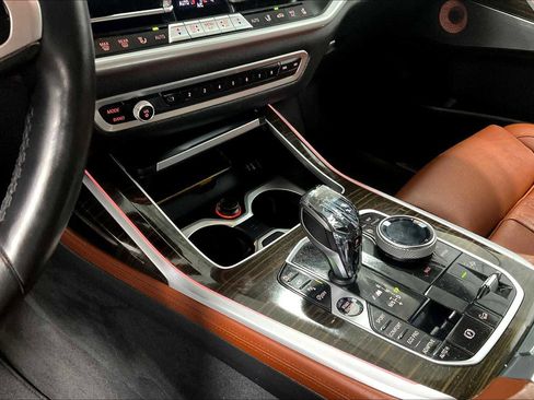 Used 2021 BMW X7 M50i image 19