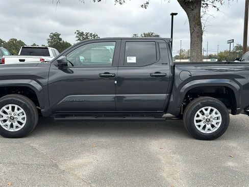 New 2025 Toyota Tacoma SR5 image 4