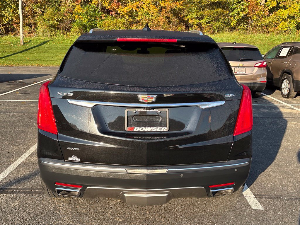 Used 2017 Cadillac XT5 Platinum w/ Driver Assist Package AWD/4WD image 4