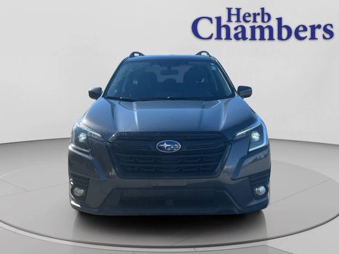 Used 2022 Subaru Forester Premium image 2