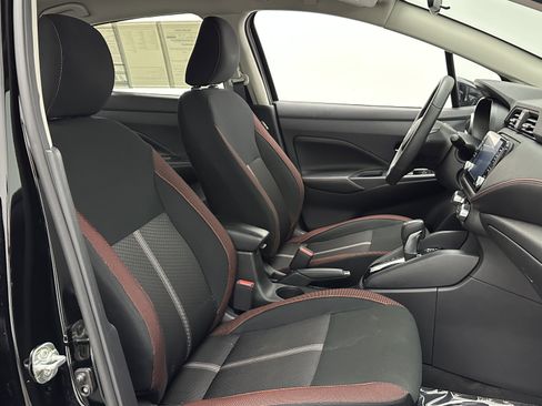 Used 2025 Nissan Versa SR w/ Trunk Package image 32