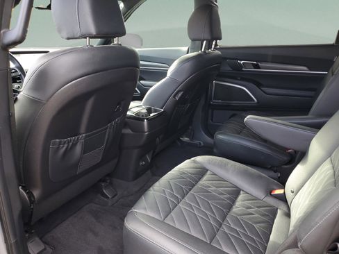Used 2023 Kia Telluride EX X-Line image 7