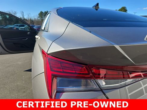 Certified 2023 Hyundai Elantra Limited w/ Preferred Accessory Package image 35