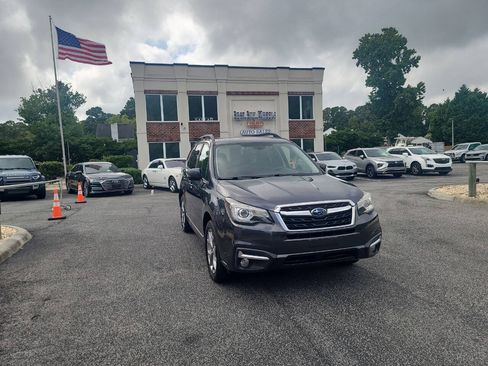 Used 2018 Subaru Forester 2.5i Touring AWD/4WD image 1