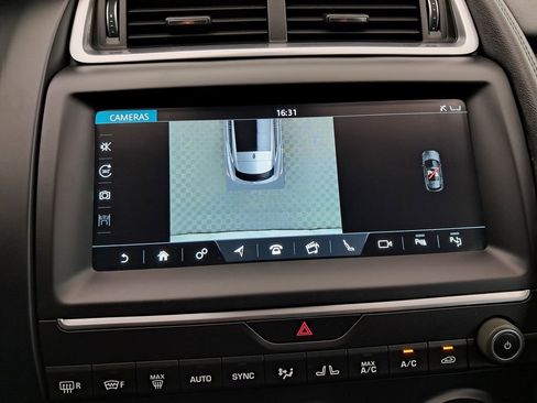 Used 2020 Jaguar E-PACE SE image 25