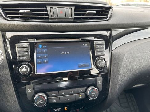 Used 2017 Nissan Rogue Sport SL image 24